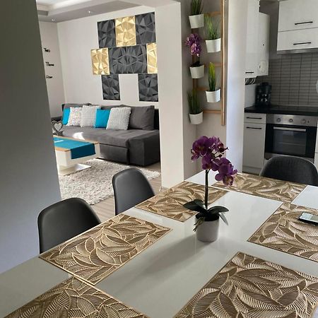 Gabrielle2 Apartman Debrecen Bagian luar foto