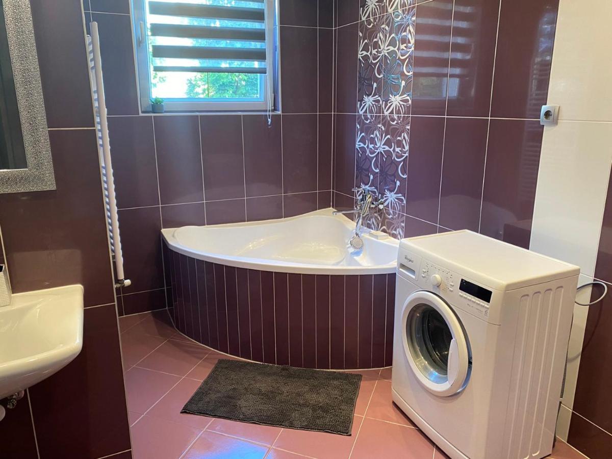 Gabrielle2 Apartman Debrecen Bagian luar foto