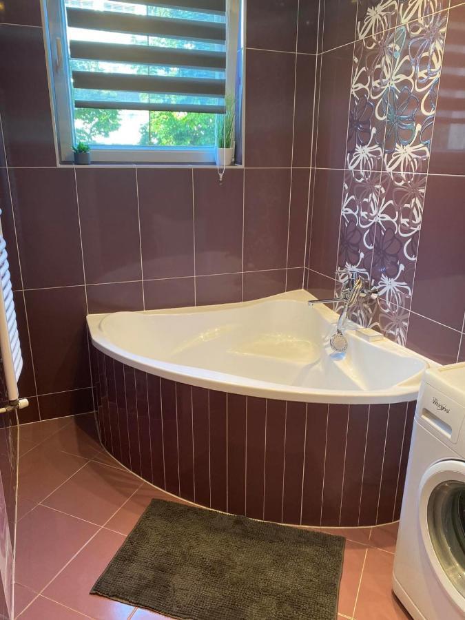 Gabrielle2 Apartman Debrecen Bagian luar foto