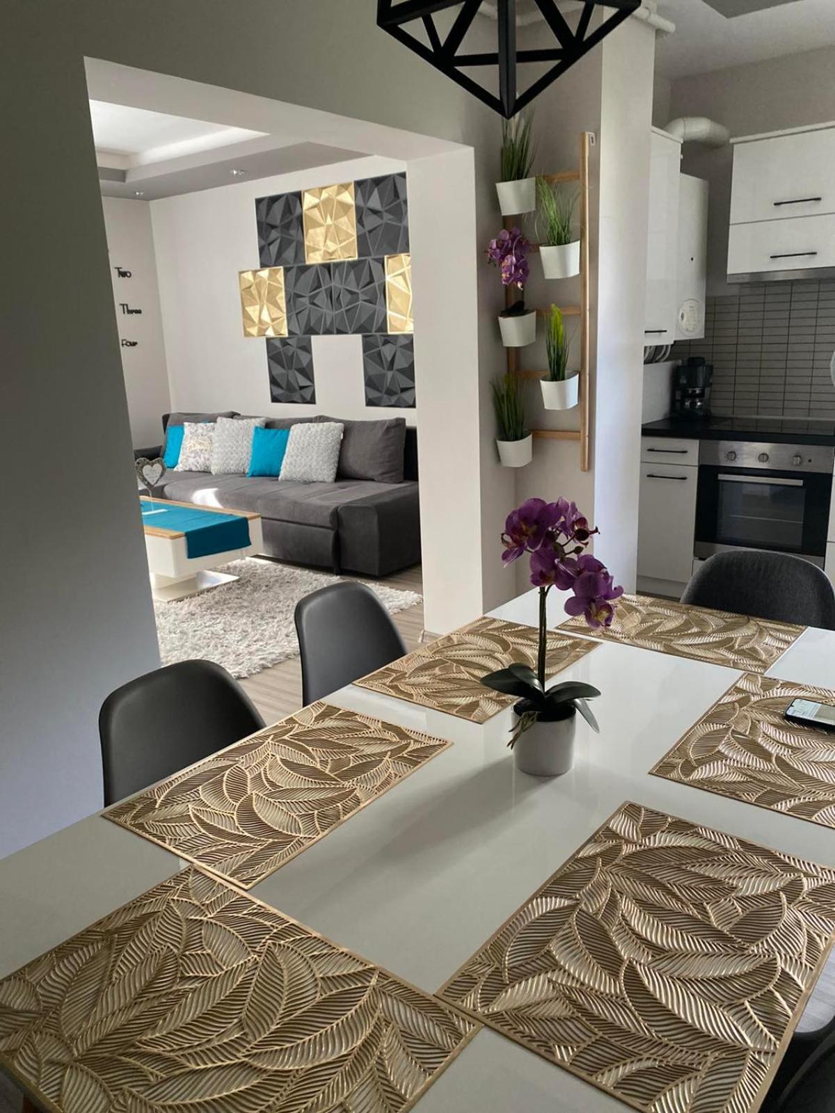 Gabrielle2 Apartman Debrecen Bagian luar foto